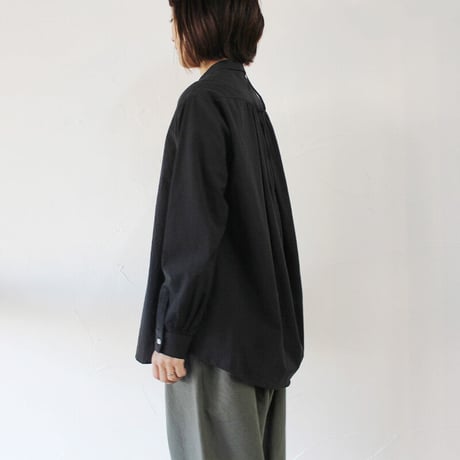 SUSURI ススリ　ヘムレンシャツ　#greenish black , off white