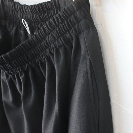 **またまた再入荷** atelier naruse アトリエナルセ  wool jersey gathered skirt ウールジャージーギャザースカート #キナリ、ブラック　【送料無料】