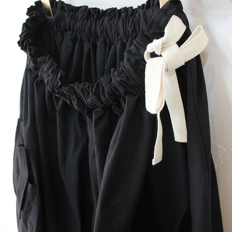 **再入荷** sasanqua by trees サザンカバイツリース　高密度ポプリンアシメレイヤーポケットスカート　#アイボリー、カーキ、ブラック