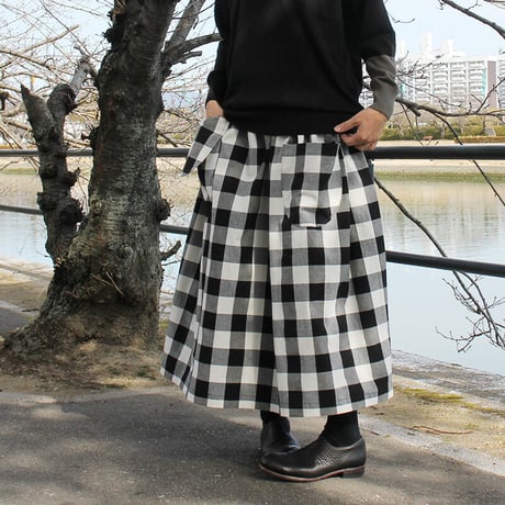 **再生産** sasanqua by trees サザンカバイツリース　ブロックチェックアシメレイヤーポケットスカート　#白ｘブラック