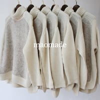 **再入荷** maomade マオメイド　ローゲージヤーンｘブークレ切り替えタートルネックポンチョ　#クリーム、キャメル、ブラック