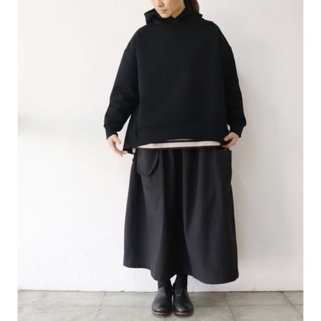 maomade マオメイド　きれいめしっかり裏毛Aラインフード付きプルオーバー
