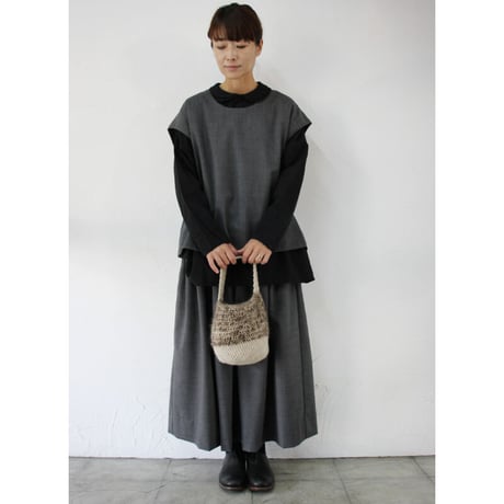 **またまた再入荷** homspun ホームスパン　ウールトロピカルクロスノースリーブブラウス　#チャコール、ネイビー　【送料無料】