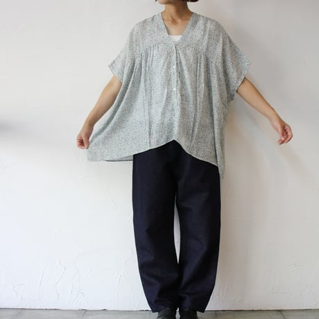 TRAVAIL MANUEL トラバイユマニュアル フラワープリントフレンチギャザーブラウス　#オフ白、イエロー
