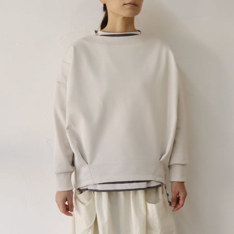 maomade マオメイド　きれいめしっかり裏毛変形ネックタック入りプルオーバー