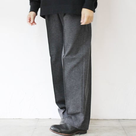 TRAVAIL MANUEL トラバイユマニュアル　ミラノリブピンタックパンツ　#チャコールグレー、ブラック