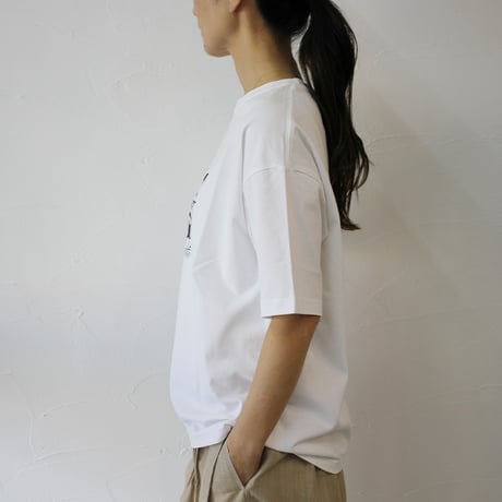 amne アンヌ　Tシャツ　ブティック柄半袖Tシャツ　#ホワイト、セージ、ネイビー
