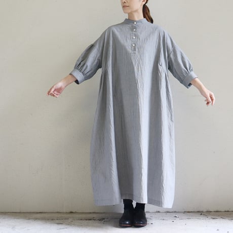 セール‼️リネン スタンドカラーワンピース新品未使用 パープル系ハンドメイド作家 CATEGORY Linenya リネンヤ | sukima-スキマ