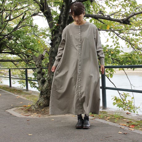 CAERULA カエルラ　S u K i M a -スキマ- 別注 50コーマブロードオーバーワンピース　#グレー、ブラック