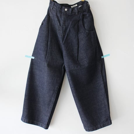 **再入荷** atelier naruse アトリエナルセ　コットンデニムタックパンツ　cotton denim tuck pants　#インディゴ