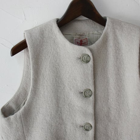 **再入荷**maomade マオメイド　圧縮ウール×タフタ中綿キルトベスト　#キナリ、ブラック