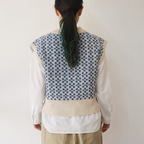 **再入荷** homspun ホームスパン　メリノウール前開きベスト　#アイボリーｘブルー、ブラックｘチャコール