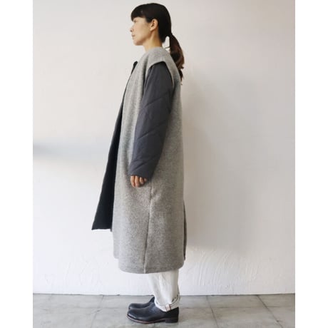 ARTE POVERA アルテポーヴェラ　リサイクルウールパイルロングベスト　#生成りベージュ、ライトグレー