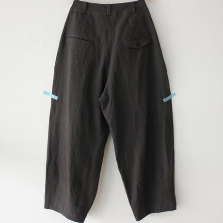 **2026s/s分到着** atelier naruse アトリエナルセ　リネンコクーンダーツパンツ　linen cocoon darts pants　#ベイジュ、チャコール