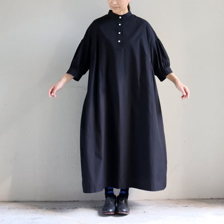 **またまたまた再生産分** LinenYa リネンヤ　コットンスタンドカラーワンピース　#ブラック、千鳥格子