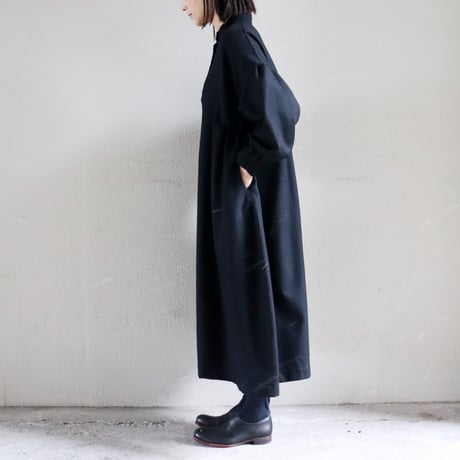 **再入荷** Linenya リネンヤ　ウール長袖スタンドカラーワンピース　#ブラック、グレー
