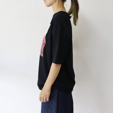 amne アンヌ　H_s tee " Ours "柄半袖Tシャツ　#ブラック