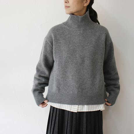 atelier naruse アトリエナルセ　ラムウールタートルネックセーター　#キャメル、グレイ