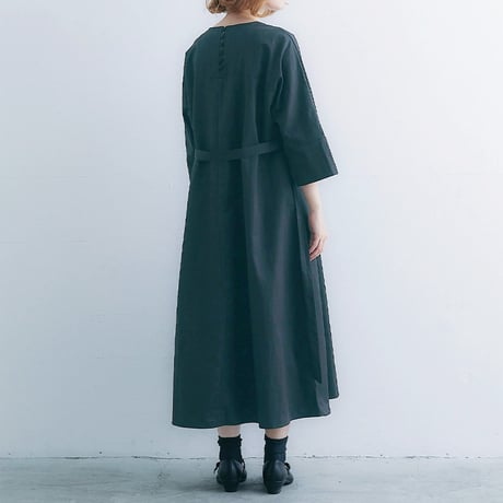 MAGALI マガリ　コットンリネンツイルバックボタン・ワンピース　#ブラック　【送料無料】