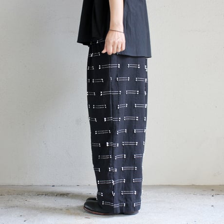ARTE POVERA アルテポーヴェラ　インドジャガード2タックイージーパンツ　#サンドベージュ、ブラック