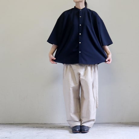 TRAVAIL MANUEL トラバイユマニュアル　ハイツイストPストレッチバンドカラーシャツ　#ブラック