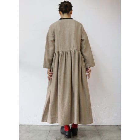 MAGALI マガリ　ブラッシュドベルギーリネンギャザーワンピース　#ベージュ、チャコール