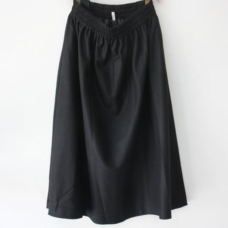 **またまた再入荷** atelier naruse アトリエナルセ  wool jersey gathered skirt ウールジャージーギャザースカート #キナリ、ブラック　【送料無料】