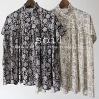 soil ソイル　フラワーフリルカラーフレンチスリーブシャツ　#ブラック、ベージュ