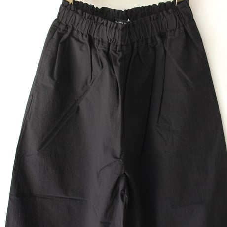 TRAVAIL MANUEL トラバイユマニュアル　ハイツイストポプリンルーズバギーパンツ　#チャコール、ブラック