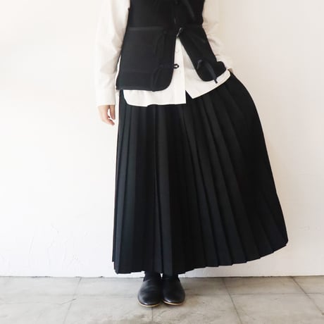 **またまた再入荷** LinenYa リネンヤ　ウールプリーツスカート　#ブラック、グレー　【送料無料】
