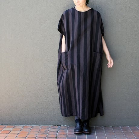 **またまた再入荷** homspun ホームスパン　コットンリネン太ストライプBIGワンピース