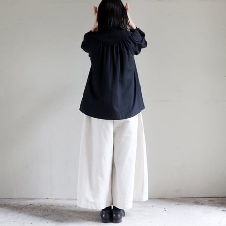 MAGALI マガリ　ハイカウントコットンリネン・コクーンパンツ　#ブラック、オートミール