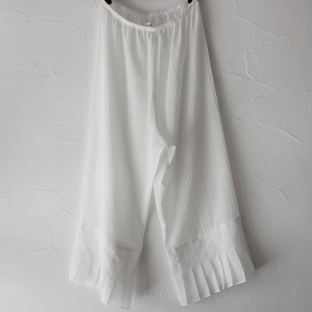2026春夏分到着** SUSURI ススリ フルッターパンツ #white, black
