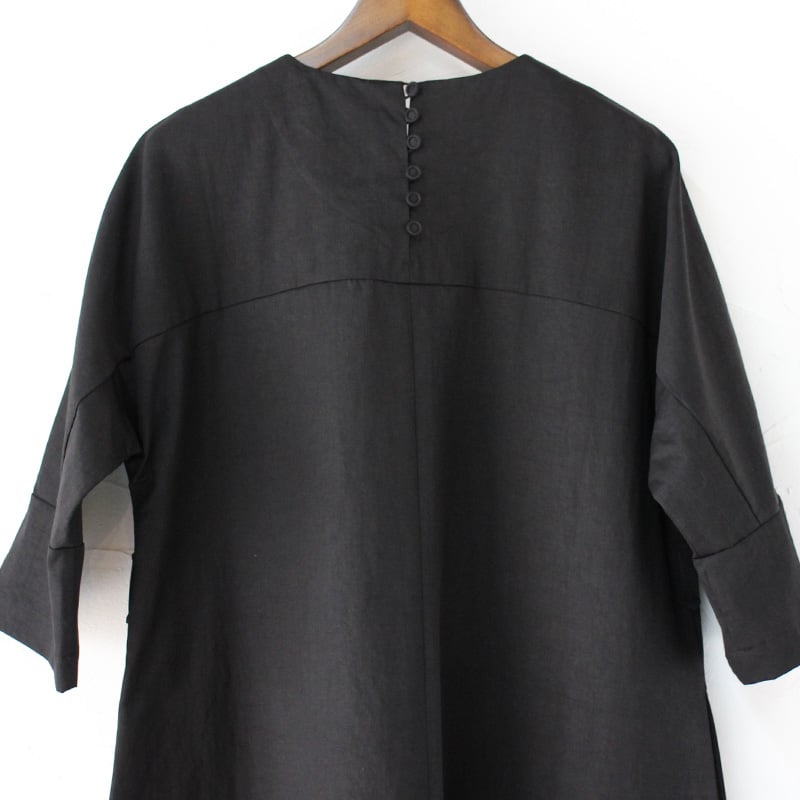 MAGALI マガリ コットンリネンツイルバックボタン・ワンピース