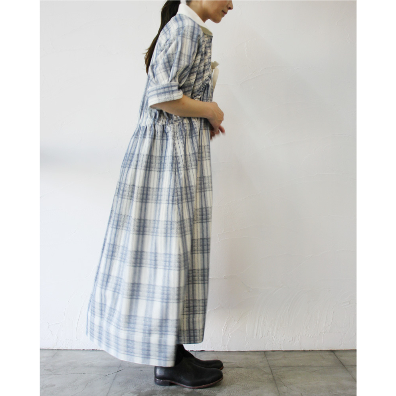 おすし✴︎key neck embroidery dress おすし✴︎key neck embroidery dress おすし✴︎key neck