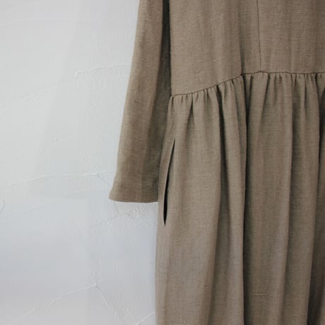 MAGALI マガリ　ブラッシュドベルギーリネンギャザーワンピース　#ベージュ、チャコール