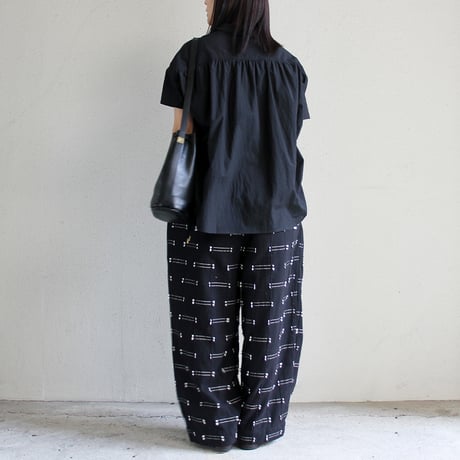 ARTE POVERA アルテポーヴェラ　インドジャガード2タックイージーパンツ　#サンドベージュ、ブラック