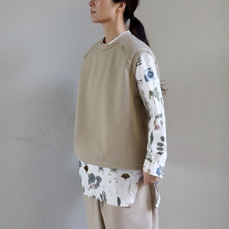 ARTE POVERA アルテポーヴェラ　ポンチ裏起毛ベスト　#ベージュ