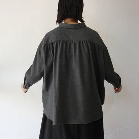 **再入荷** Linenya リネンヤ　コットンｘヤクウール丸襟ブラウス　#チャコール、グレー、ベージュ