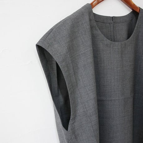 **またまた再入荷** homspun ホームスパン　ウールトロピカルクロスノースリーブブラウス　#チャコール、ネイビー　【送料無料】
