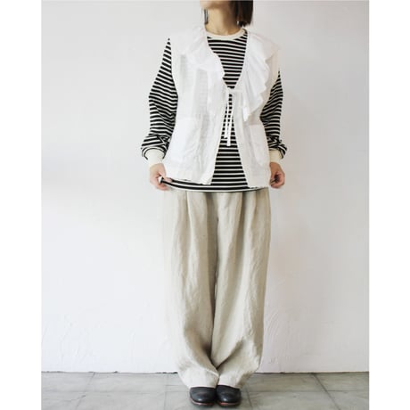 ARTE POVERA アルテポーヴェラ　リネン＆コットンMIXギャザーカラーベスト　#ブラック、ホワイト
