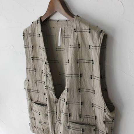 ARTE POVERA アルテポーヴェラ　インドジャガードVベスト　#サンドベージュ、ブラック