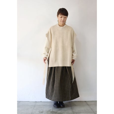 maomade マオメイド　やわらかウールミドルゲージベスト　#エクリュ、グリーン、ブラック