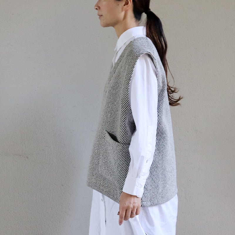 ARTE POVERA アルテポーヴェラ ウール＆リネン混ベスト #キナリx黒