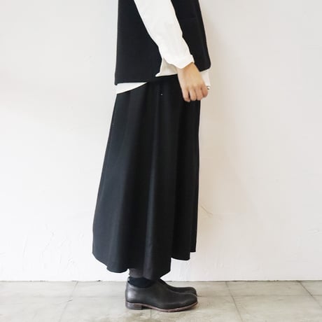 **またまた再入荷** atelier naruse アトリエナルセ  wool jersey gathered skirt ウールジャージーギャザースカート #キナリ、ブラック　【送料無料】