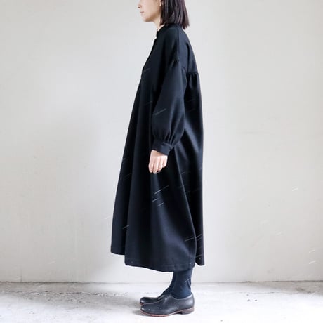 **再入荷** Linenya リネンヤ　ウール長袖スタンドカラーワンピース　#ブラック、グレー