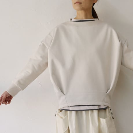 maomade マオメイド　きれいめしっかり裏毛変形ネックタック入りプルオーバー
