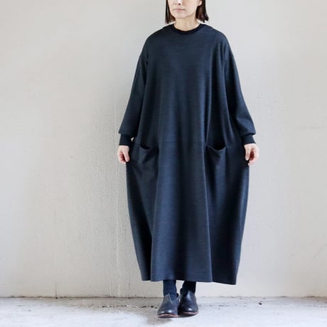 **またまた再入荷**atelier naruse アトリエナルセ　wool cocoon one-piece　ウールコクーンワンピース　【送料無料】