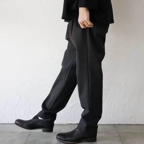 **2024s/s分到着** TRAVAIL MANUEL　トラバイユマニュアル　T/Cツイル2タックスラントパンツ　#チャコールグレー、ブラック【送料無料】