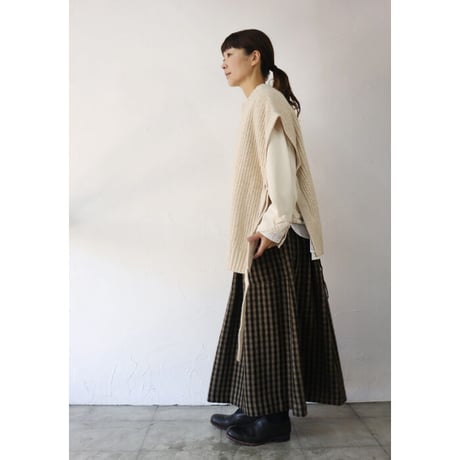 maomade マオメイド　やわらかウールミドルゲージベスト　#エクリュ、グリーン、ブラック